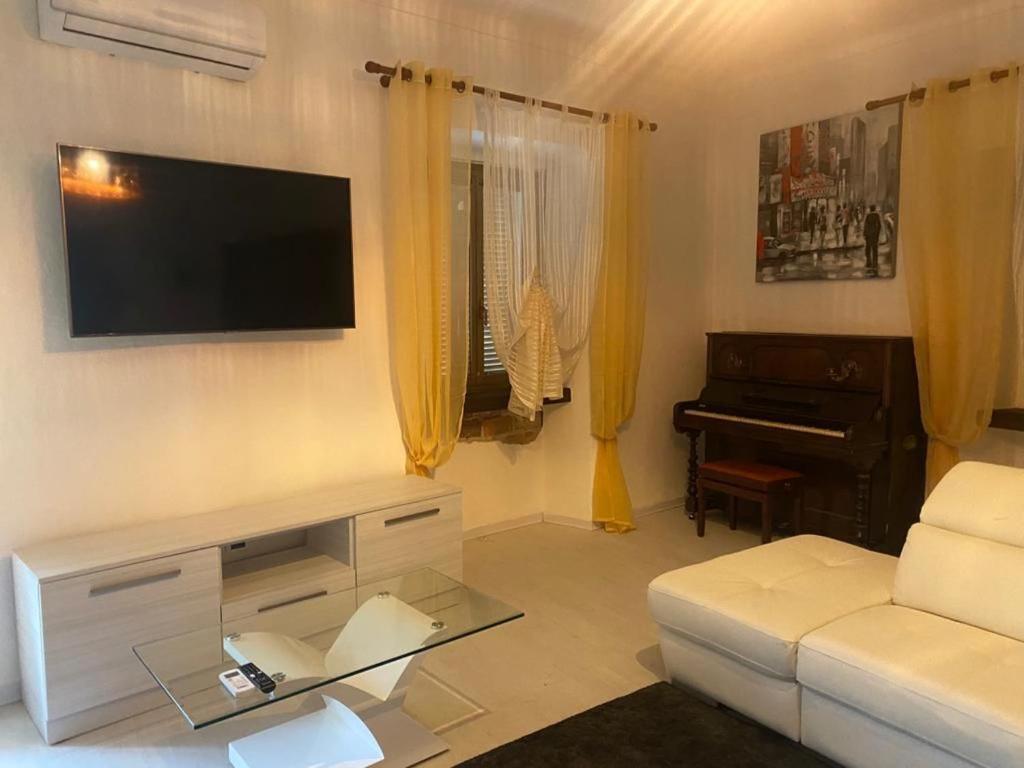Apartment White Appartament Bagnolo Piemonte